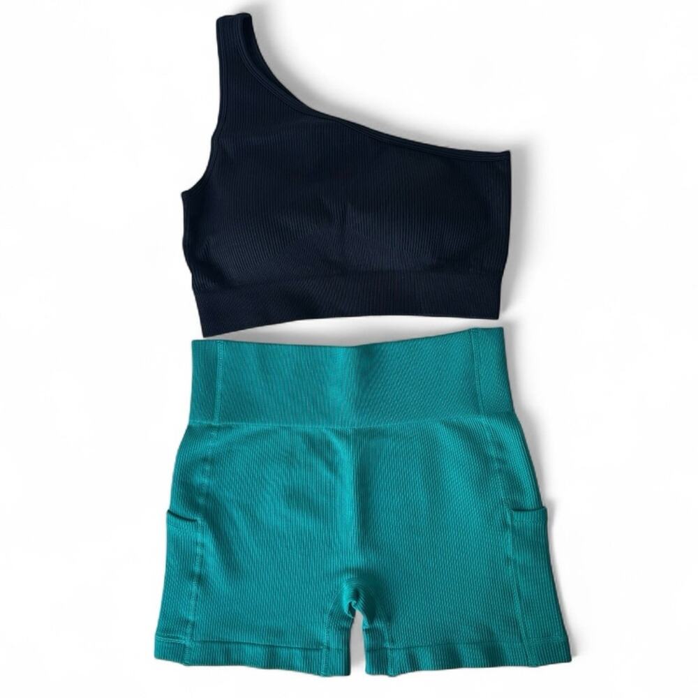 New OQQ Women’s 2pc gymwear Sports Bra Black & Teal Shorts w pockets- Large